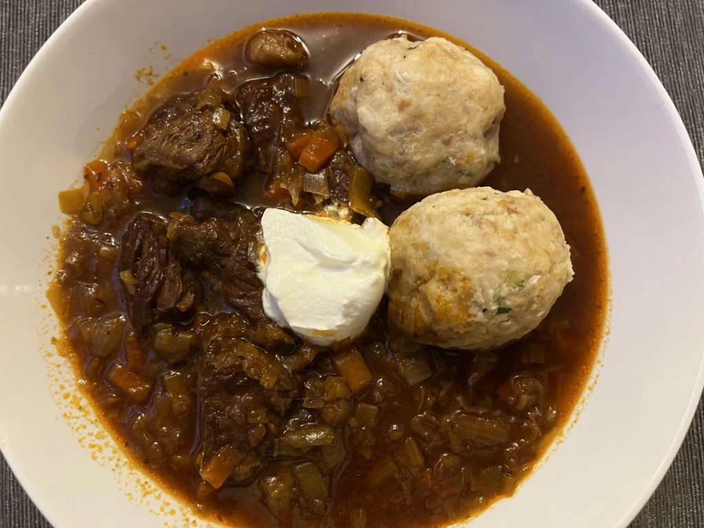 Malzbier-Gulasch mit Rindfleisch