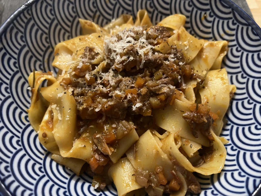 Pappardelle al Ragù di Oca - Pasta mit Bolognese-Sauce von der Gänsekeule