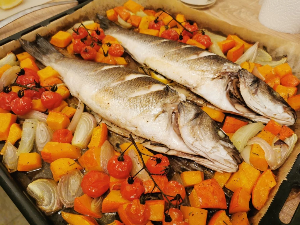 Branzino / Wolfsbarsch aus dem Ofen mit Kürbis